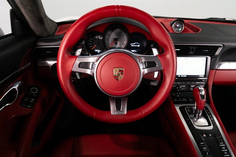 2013 Porsche 911 Carrera 4S  