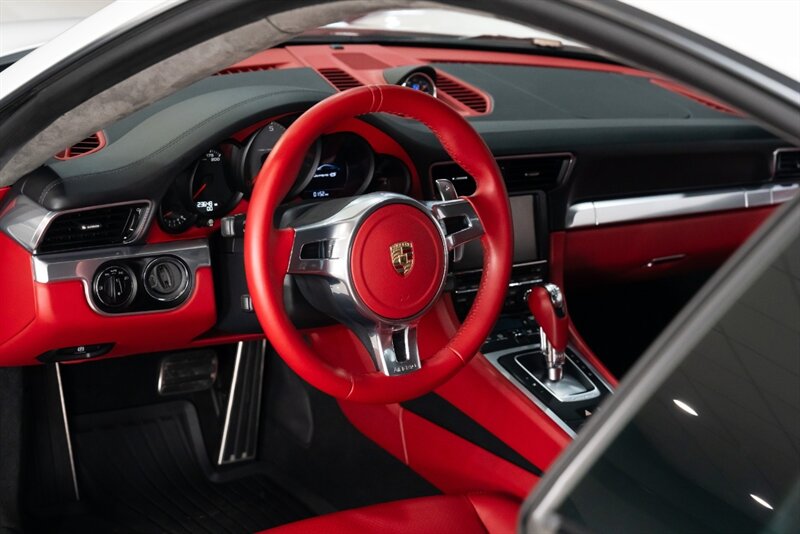 2013 Porsche 911 Carrera 4S - Photo 8 - Neptune City, NJ 07753