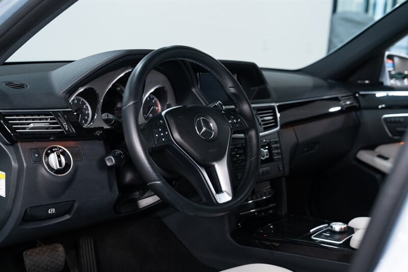 2013 Mercedes-Benz E 350 BlueTEC Luxury   - Photo 29 - Neptune City, NJ 07753