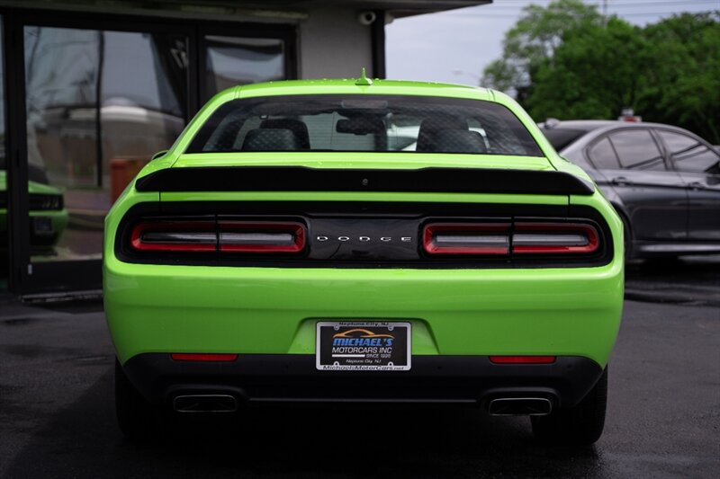 2015 Dodge Challenger R/T Plus - Photo 5 - Neptune City, NJ 07753