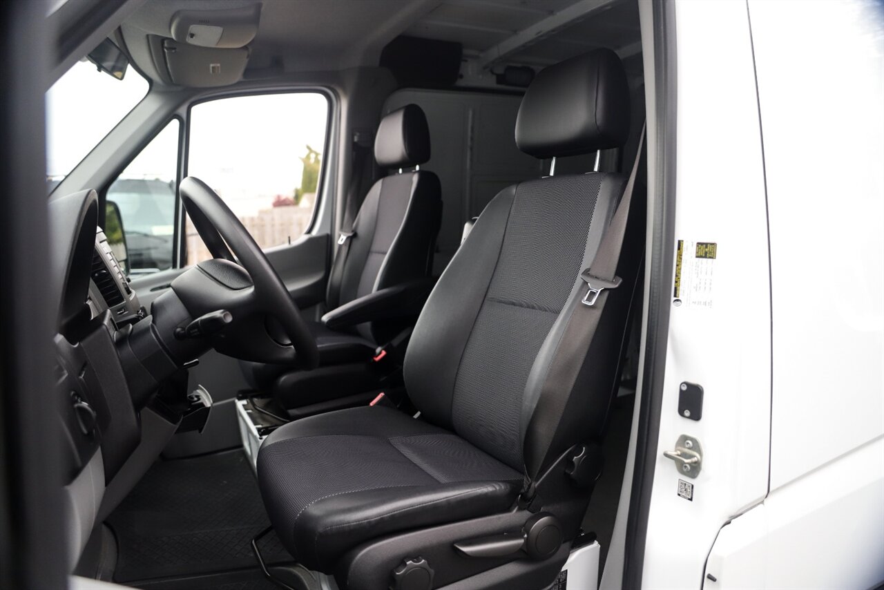 2017 Mercedes-Benz Sprinter Worker 2500   - Photo 11 - Neptune City, NJ 07753