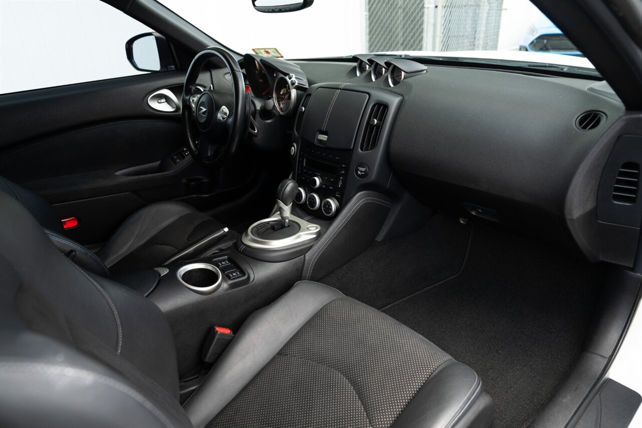 2012 Nissan 370Z Touring   - Photo 17 - Neptune City, NJ 07753