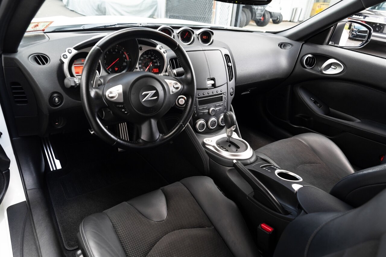 2012 Nissan 370Z Touring   - Photo 11 - Neptune City, NJ 07753