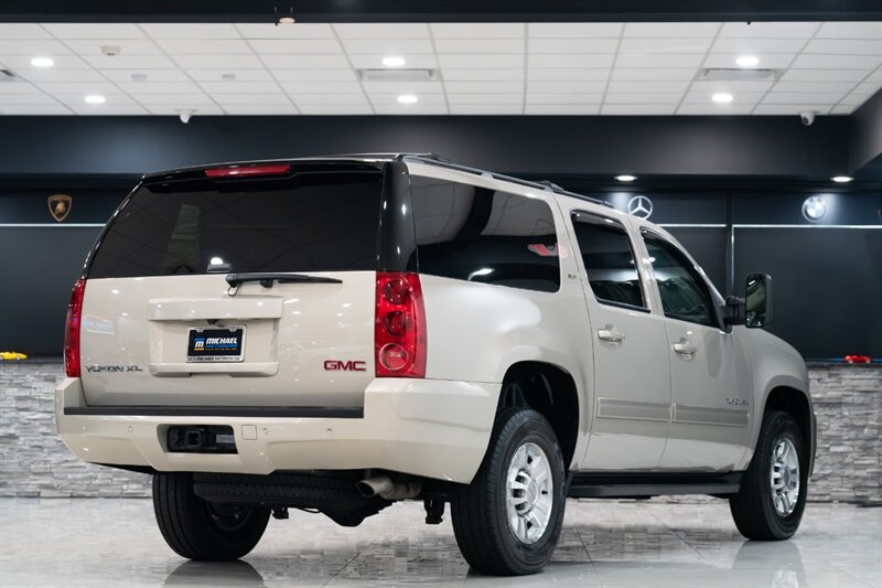 2012 GMC Yukon XL SLT 2500 - Photo 4 - Neptune City, NJ 07753