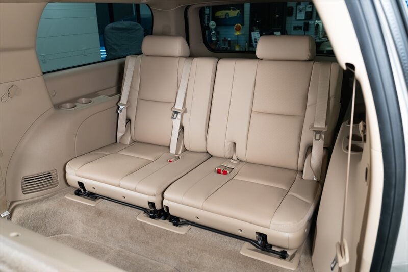 2012 GMC Yukon XL SLT 2500 - Photo 18 - Neptune City, NJ 07753