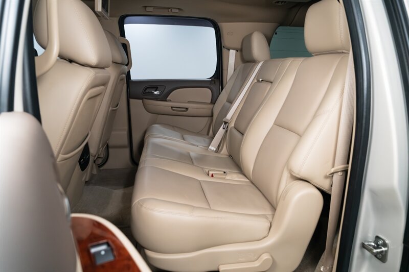 2012 GMC Yukon XL SLT 2500 - Photo 15 - Neptune City, NJ 07753