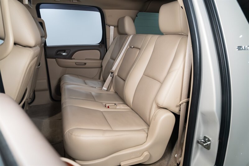 2012 GMC Yukon XL SLT 2500 - Photo 14 - Neptune City, NJ 07753