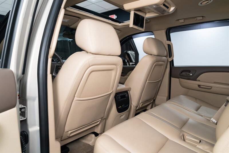 2012 GMC Yukon XL SLT 2500 - Photo 17 - Neptune City, NJ 07753