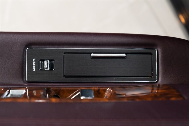 1995 Cadillac Fleetwood   - Photo 24 - Neptune City, NJ 07753