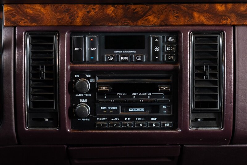 1995 Cadillac Fleetwood   - Photo 31 - Neptune City, NJ 07753