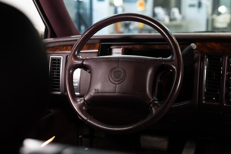 1995 Cadillac Fleetwood   - Photo 25 - Neptune City, NJ 07753