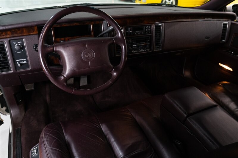 1995 Cadillac Fleetwood   - Photo 13 - Neptune City, NJ 07753