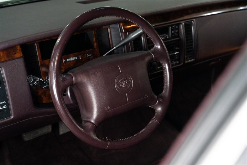 1995 Cadillac Fleetwood   - Photo 12 - Neptune City, NJ 07753