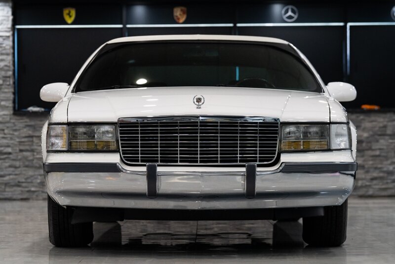 1995 Cadillac Fleetwood   - Photo 8 - Neptune City, NJ 07753