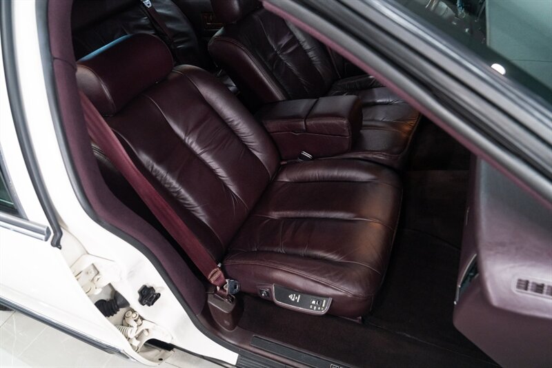 1995 Cadillac Fleetwood   - Photo 21 - Neptune City, NJ 07753