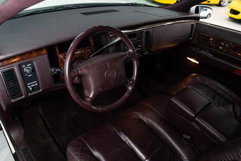 1995 Cadillac Fleetwood   - Photo 17 - Neptune City, NJ 07753