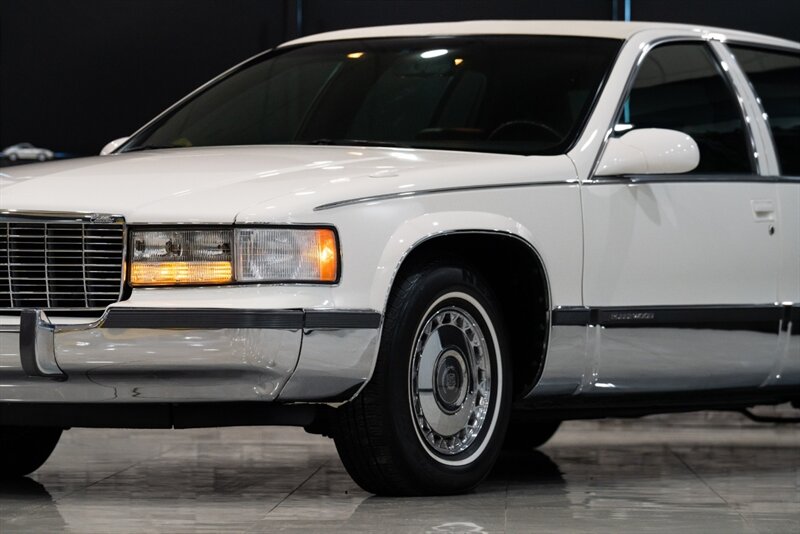 1995 Cadillac Fleetwood   - Photo 52 - Neptune City, NJ 07753