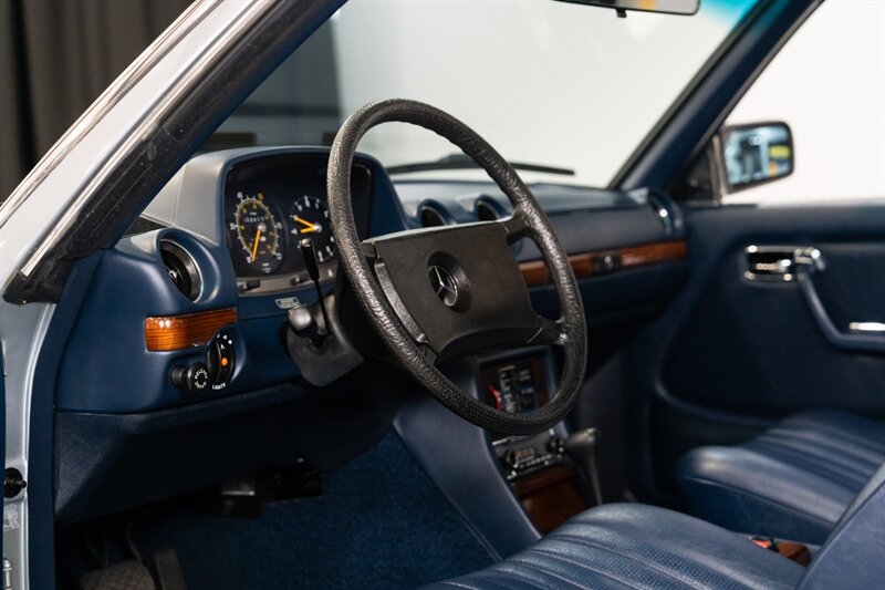 1980 Mercedes-Benz 280CE   - Photo 29 - Neptune City, NJ 07753