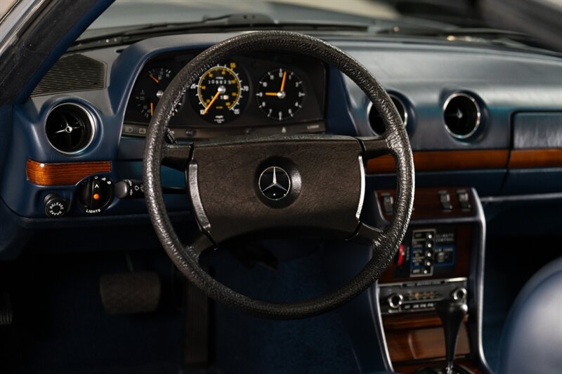 1980 Mercedes-Benz 280CE   - Photo 3 - Neptune City, NJ 07753