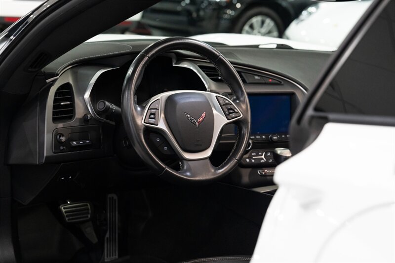 2014 Chevrolet Corvette Stingray Z51   - Photo 8 - Neptune City, NJ 07753