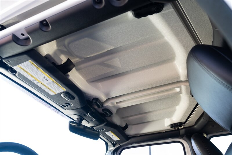 2020 Jeep Gladiator Overland   - Photo 26 - Neptune City, NJ 07753