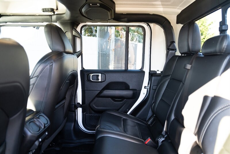 2020 Jeep Gladiator Overland   - Photo 19 - Neptune City, NJ 07753