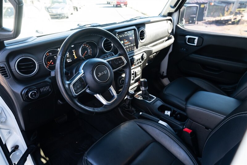 2020 Jeep Gladiator Overland   - Photo 10 - Neptune City, NJ 07753