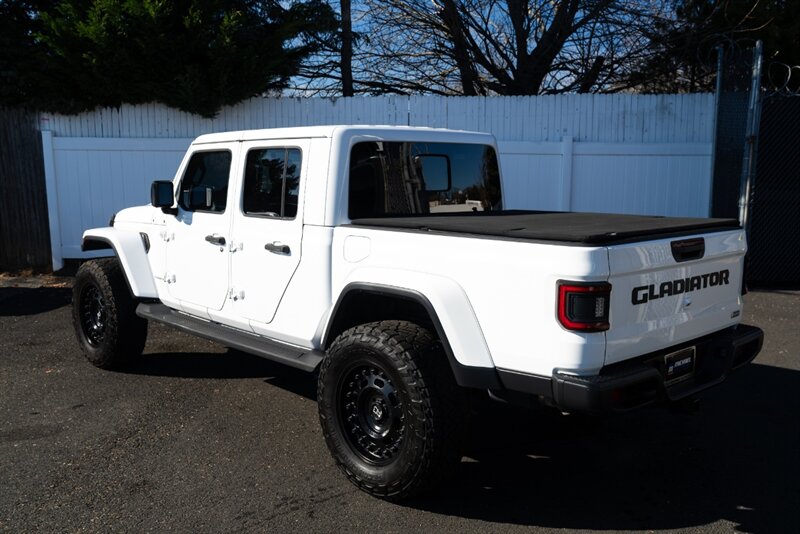 2020 Jeep Gladiator Overland   - Photo 3 - Neptune City, NJ 07753
