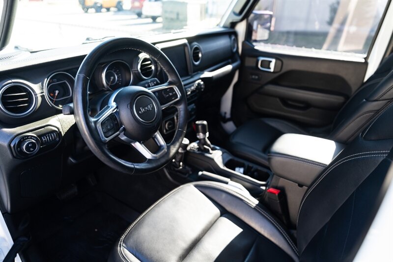 2020 Jeep Gladiator Overland   - Photo 21 - Neptune City, NJ 07753