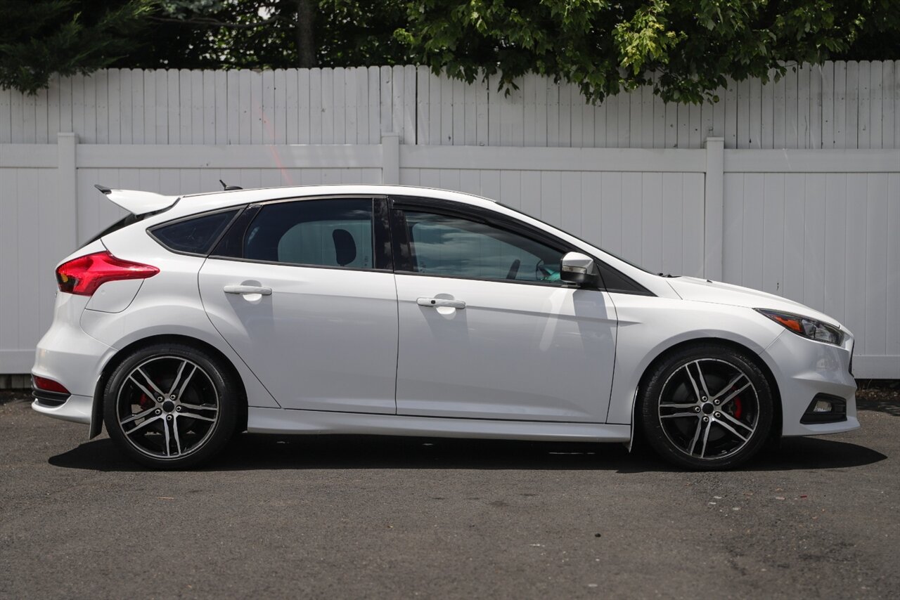 2017 Ford Focus ST   - Photo 7 - Neptune City, NJ 07753