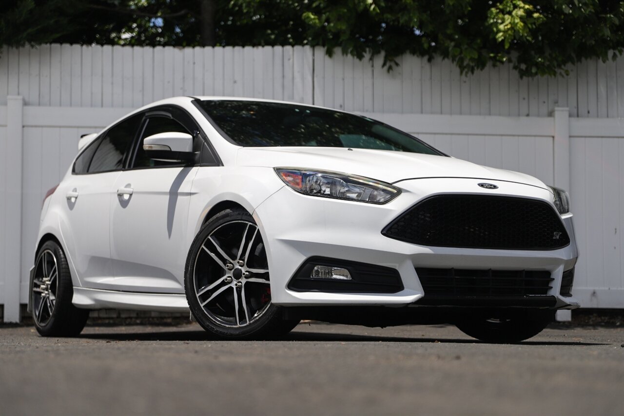 2017 Ford Focus ST   - Photo 34 - Neptune City, NJ 07753