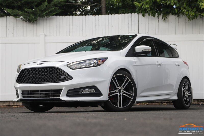 2017 Ford Focus ST   - Photo 1 - Neptune City, NJ 07753