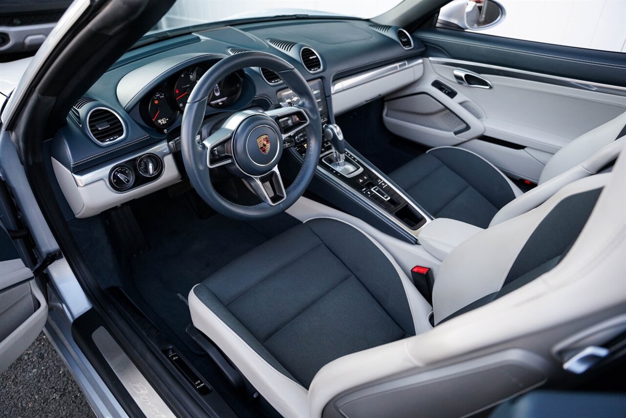 2018 Porsche 718 Boxster   - Photo 12 - Neptune City, NJ 07753