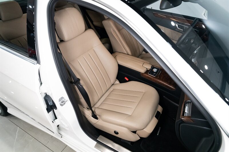 2012 Mercedes-Benz E 550 Sport 4MATIC - Photo 19 - Neptune City, NJ 07753