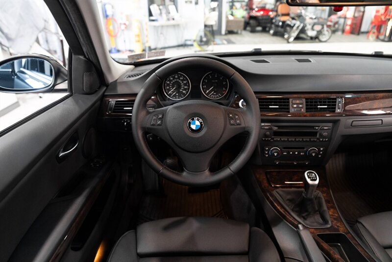 2006 BMW 3 Series 330xi - Photo 2 - Neptune City, NJ 07753