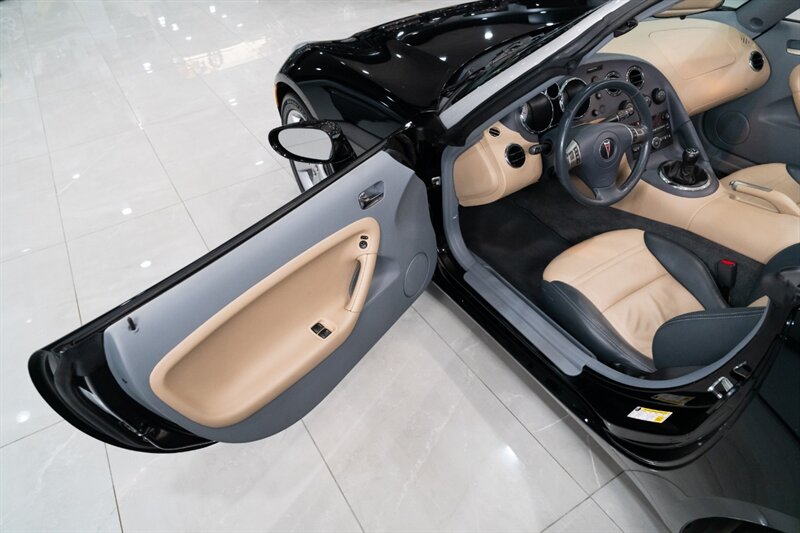 2006 Pontiac Solstice   - Photo 17 - Neptune City, NJ 07753