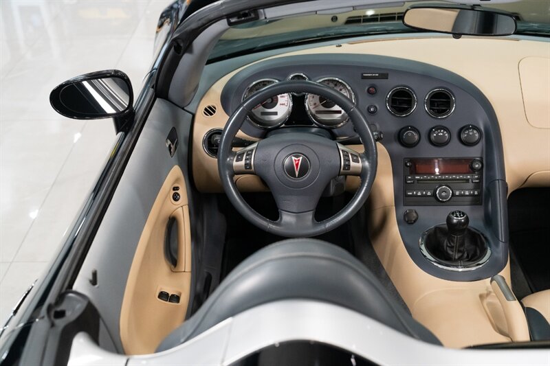 2006 Pontiac Solstice   - Photo 9 - Neptune City, NJ 07753