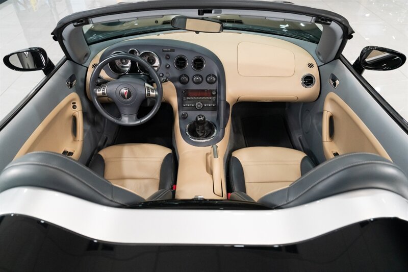 2006 Pontiac Solstice   - Photo 10 - Neptune City, NJ 07753