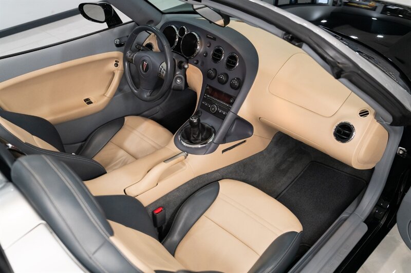 2006 Pontiac Solstice   - Photo 16 - Neptune City, NJ 07753