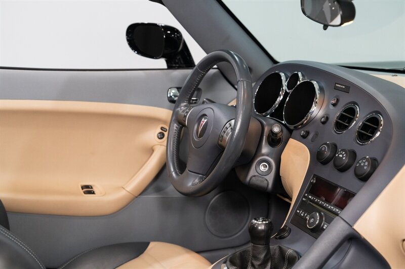 2006 Pontiac Solstice   - Photo 24 - Neptune City, NJ 07753