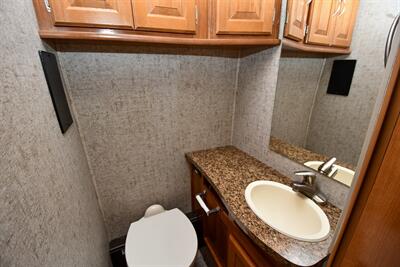 2018 Coachmen Concord 300DS   - Photo 10 - Grass Valley, CA 95945-5207