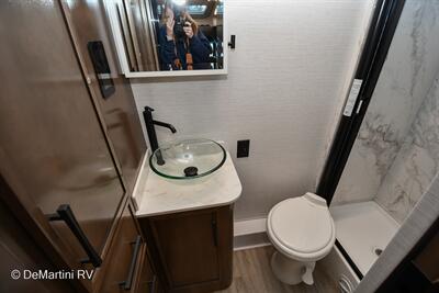 2026 Newmar Freedom Aire 2515 - Photo 12 - Grass Valley, CA 95945-5207