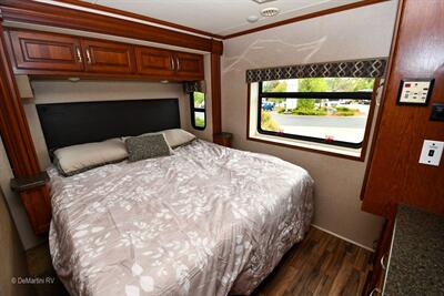 2018 Dynamax Isata 5 4x4 36DS   - Photo 8 - Grass Valley, CA 95945-5207