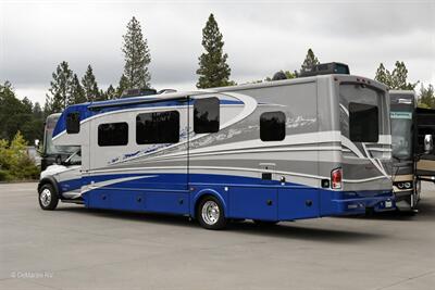 2018 Dynamax Isata 5 4x4 36DS   - Photo 2 - Grass Valley, CA 95945-5207