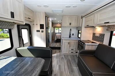 2024 Forest River Forester Classic 2861DS   - Photo 4 - Grass Valley, CA 95945-5207