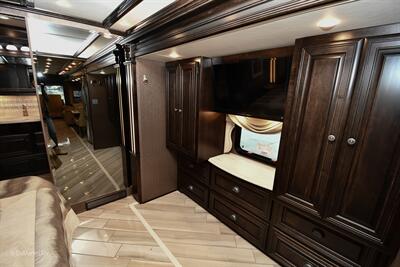 2016 Newmar Dutch Star 4018 - Photo 9 - Grass Valley, CA 95945-5207