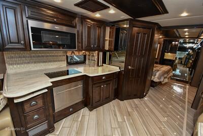 2016 Newmar Dutch Star 4018 - Photo 5 - Grass Valley, CA 95945-5207