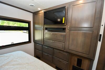 2026 Dynamax DX3 37TS   - Photo 11 - Grass Valley, CA 95945-5207