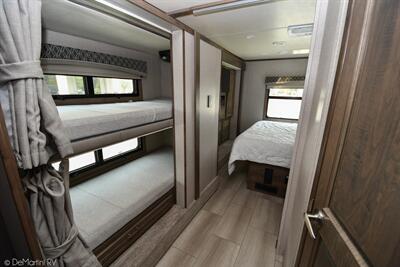 2022 Dynamax Dynaquest XL 3700BD - Photo 6 - Grass Valley, CA 95945-5207