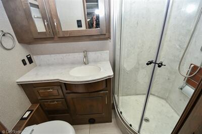 2022 Dynamax Dynaquest XL 3700BD - Photo 10 - Grass Valley, CA 95945-5207